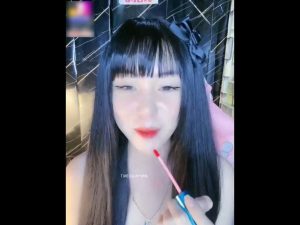 Clip sex em Munk4 QQlive dùng chuối tự sướng